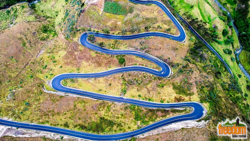 twisty roads in ecuador